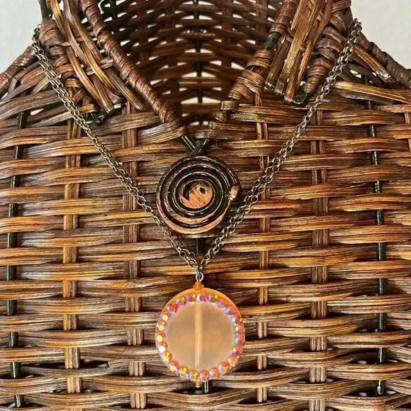 Cj sardi Y2K pink medallion necklace on bronze chain - Picture 1 of 3
